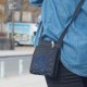 Porté en bandoulière, ce sac à main made in France intelligent et discret garantit la protection de vos effets personnels essen