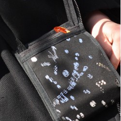 Une sacoche de soirée qui saura aussi se montrer discrète et pratique comme sac à main classique léger au quotidien