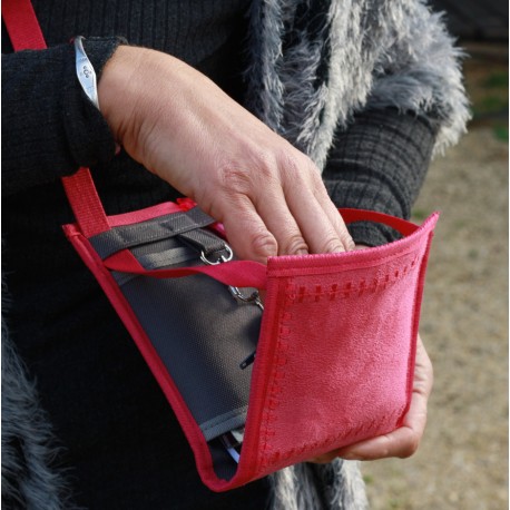 Petit Sac Bandoulière Femme Fuchsia en Peau de Pêche ~ Léger et Plat