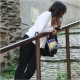 Oubliez votre sac-banane et déplacez-vous en toute sécurité avec cette petite sacoche chic au design moderne