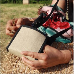 Un petit sac ultra pratique, produit en France, en Anjou, pour conserver le nécessaire avec vous en toute sécurité