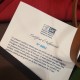 Chaque pièce de ce petit sac bandoulière est unique, numérotée, et accompagnée d'un certificat d'authenticité