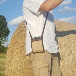 Un sac-besace toile de jute discret et raffiné au format mini et à la contenance étonnante ~ Fabriqué en France